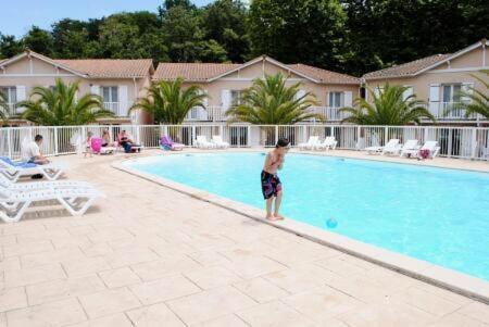 Petit Oasis Avec Piscine Lejlighed Anglet Eksteriør billede